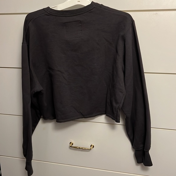 Hollister sweatshirt. Like new. Size x small. - Picture 3 of 3